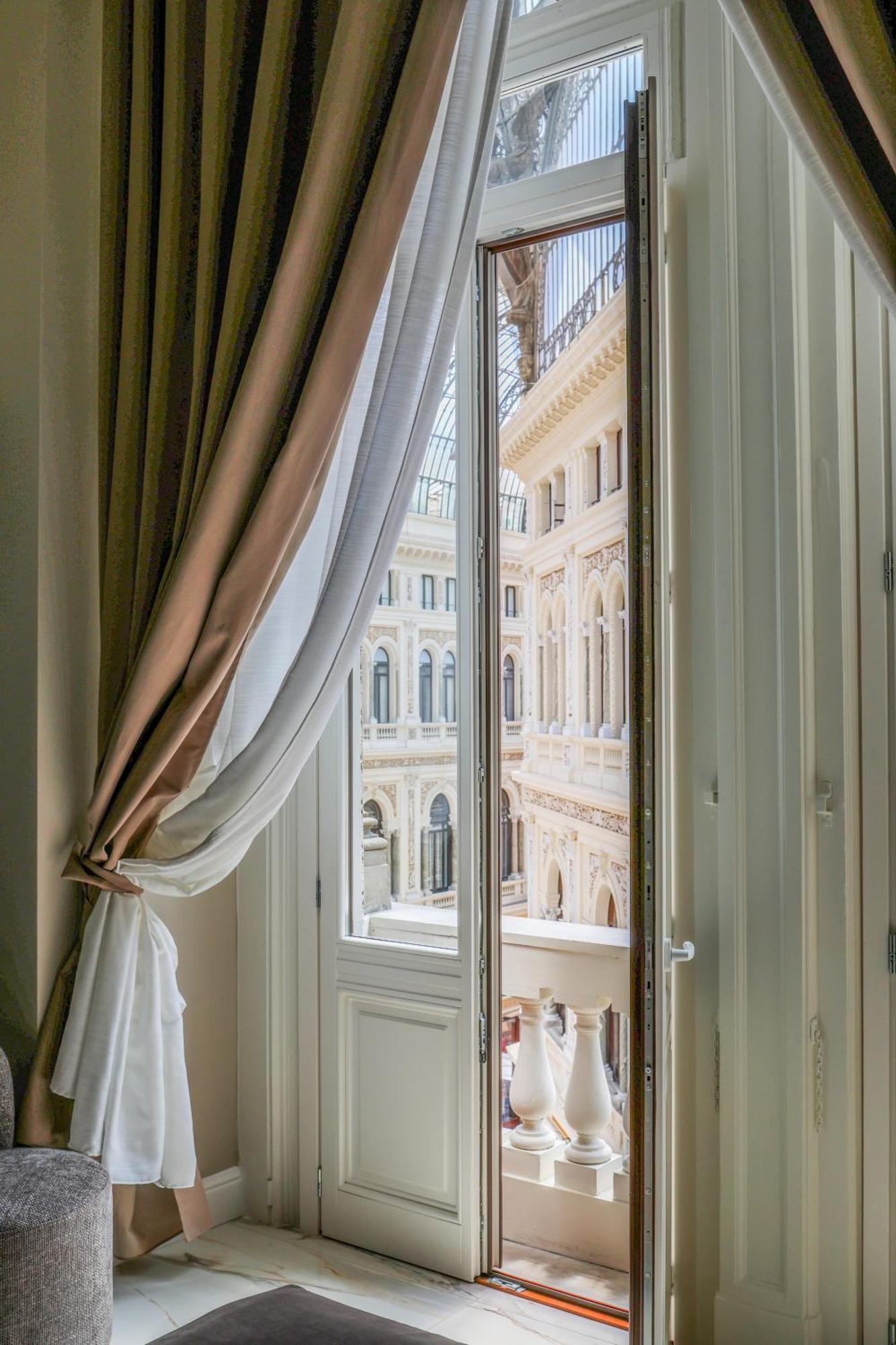 Maison San Carlo Luxury Suites Naples Extérieur photo