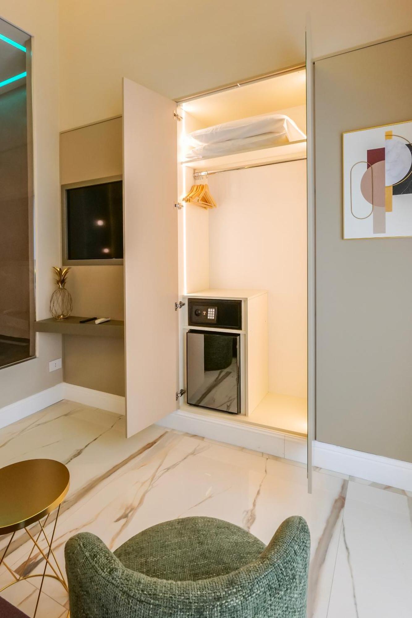 Maison San Carlo Luxury Suites Naples Extérieur photo